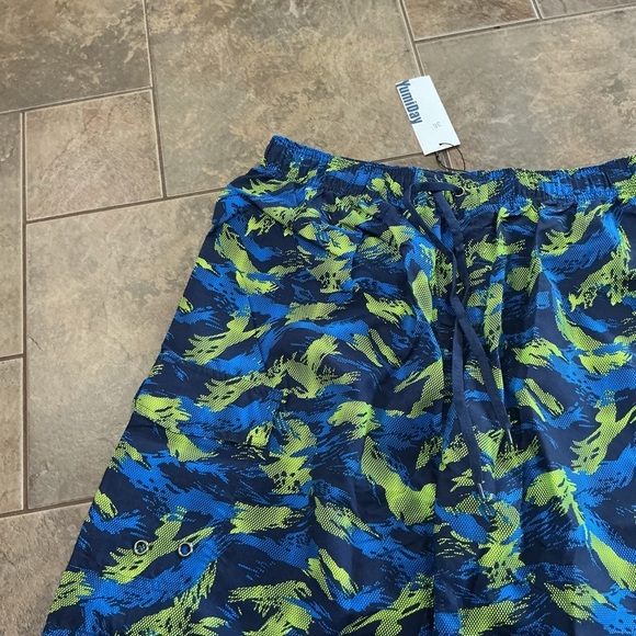 💥3/$30💥 Dynamic Blue and Green Men's Swim Board Shorts - Picture 2 of 2